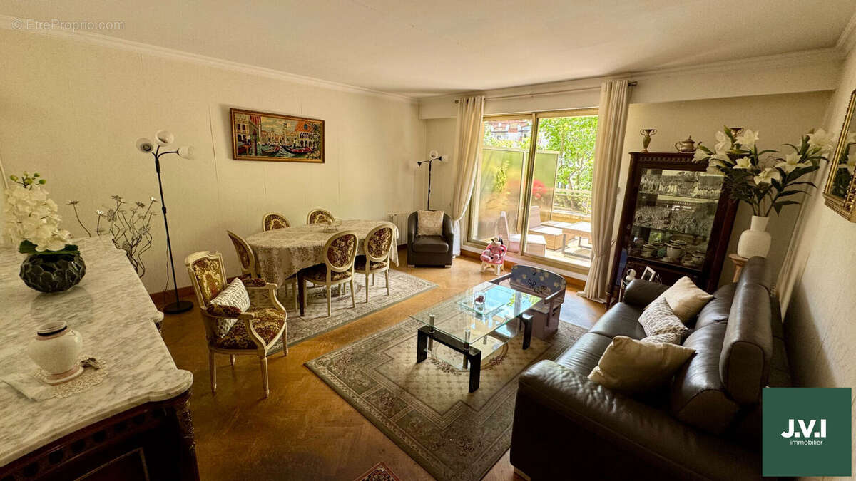 Appartement à ENGHIEN-LES-BAINS