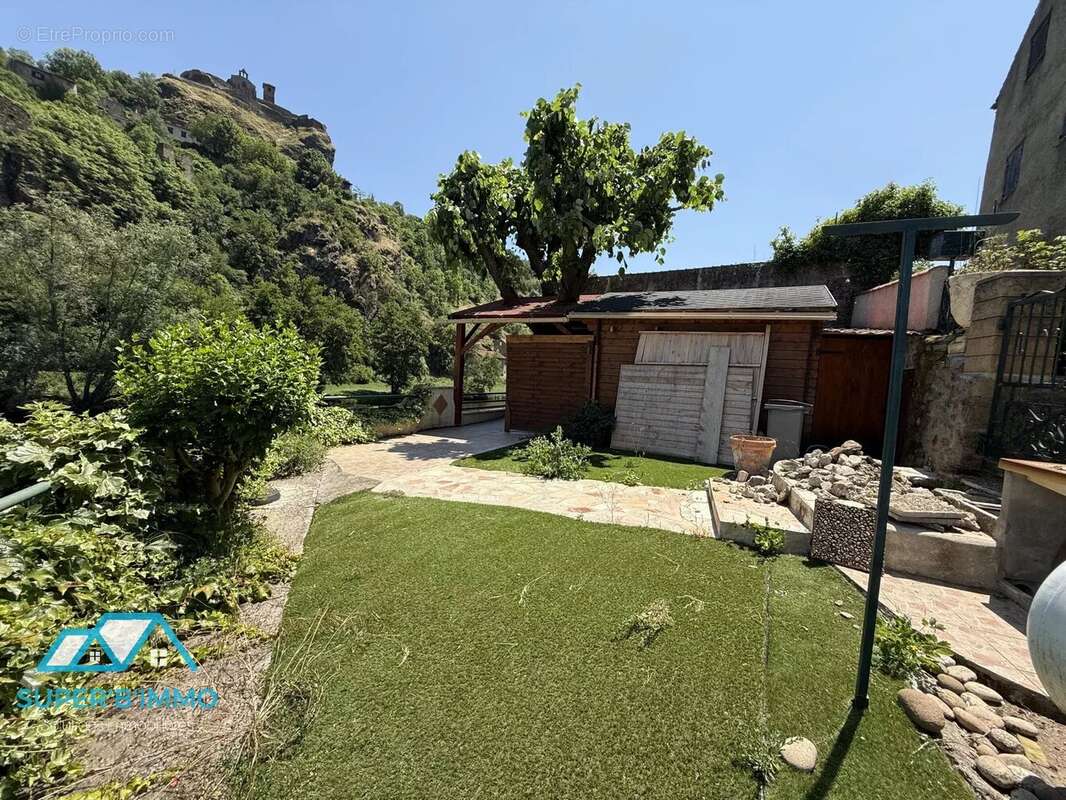 Maison à VILLENEUVE-D&#039;ALLIER