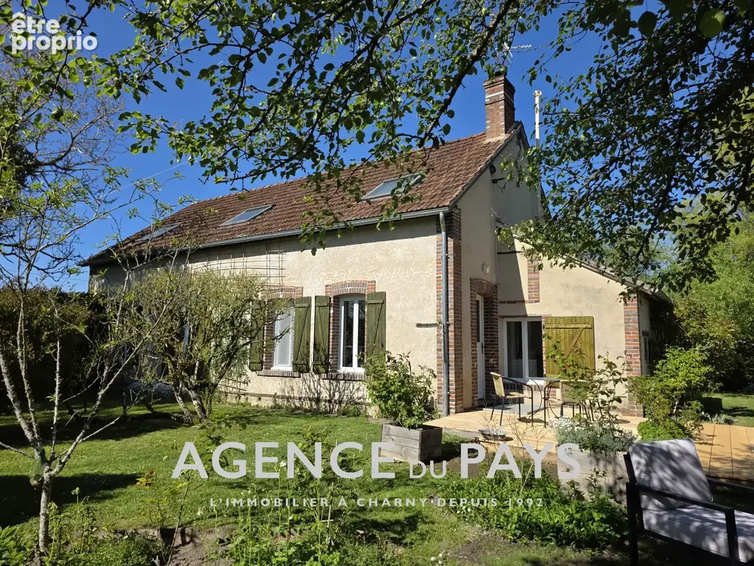 Photo Maison à Champcevrais au prix de 270 000€