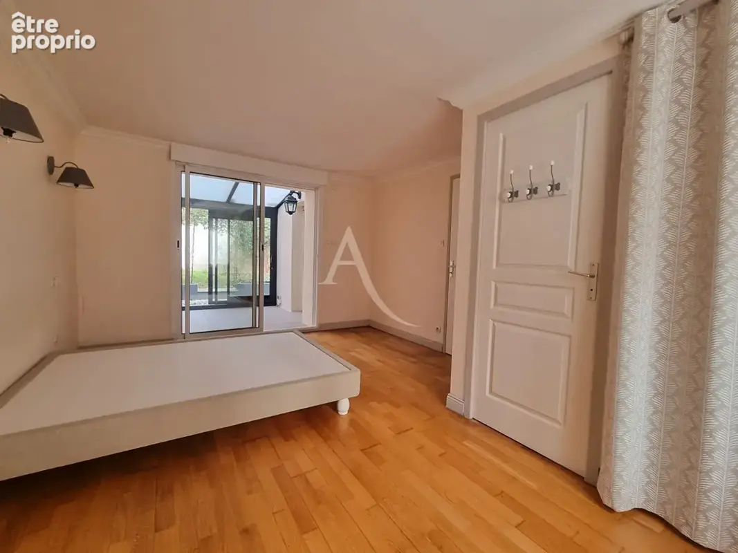 Nantes-Gréneraie Appartement 2 pièce(s) 53m² avec jardin, véranda, cellier et garage - photo 8
