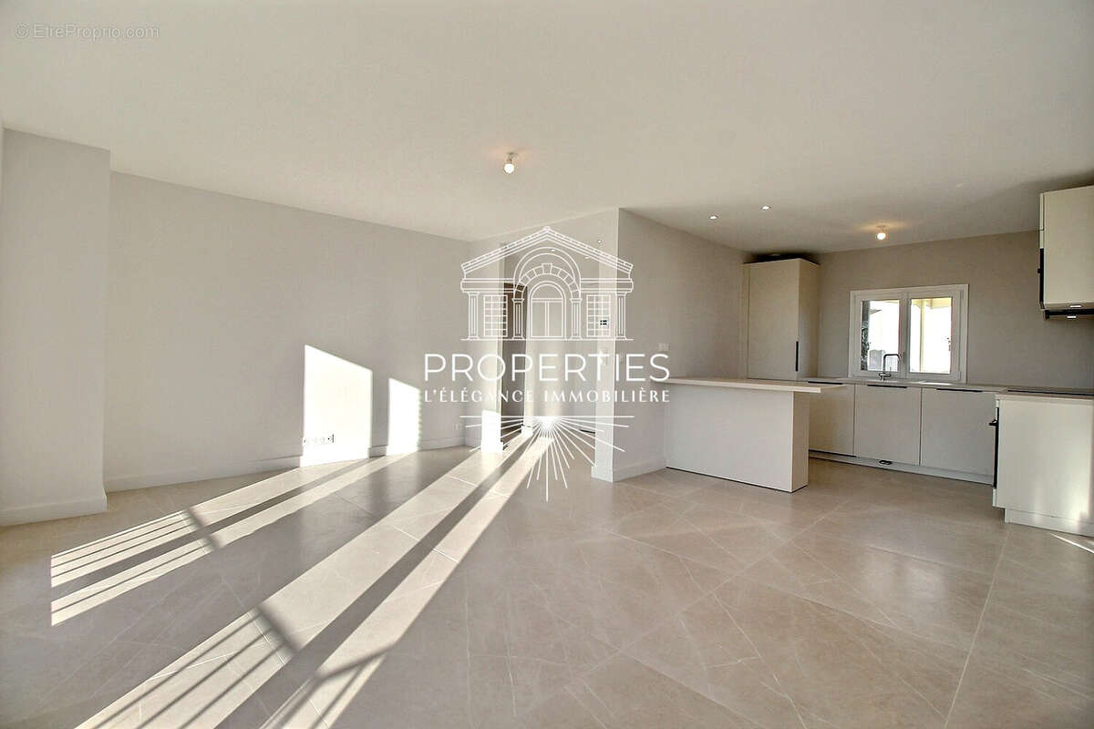 Appartement à SANARY-SUR-MER