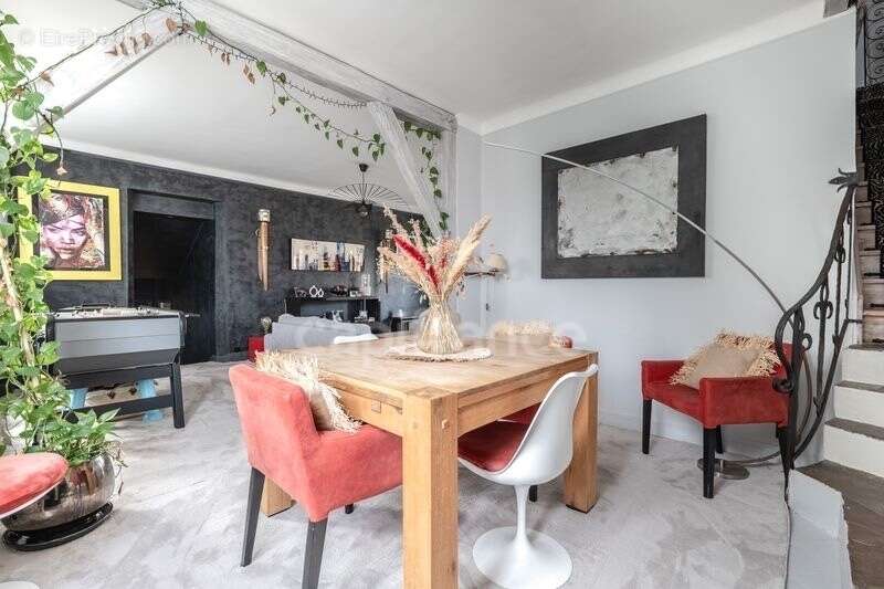 Maison à LES CLAYES-SOUS-BOIS