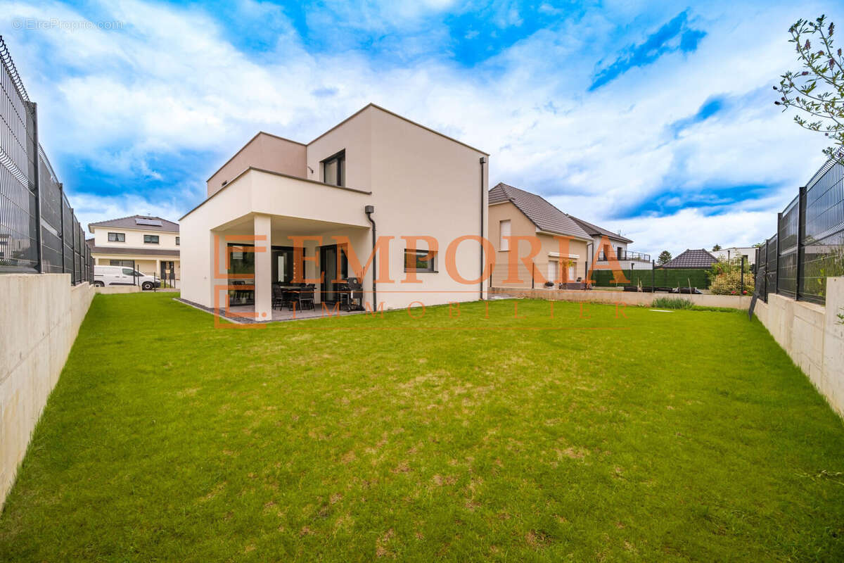 Maison à FROENINGEN