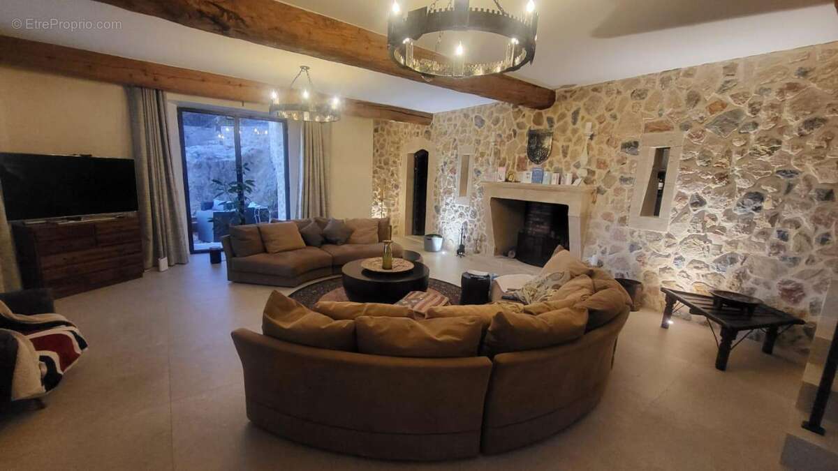 Terrain à TOURRETTES