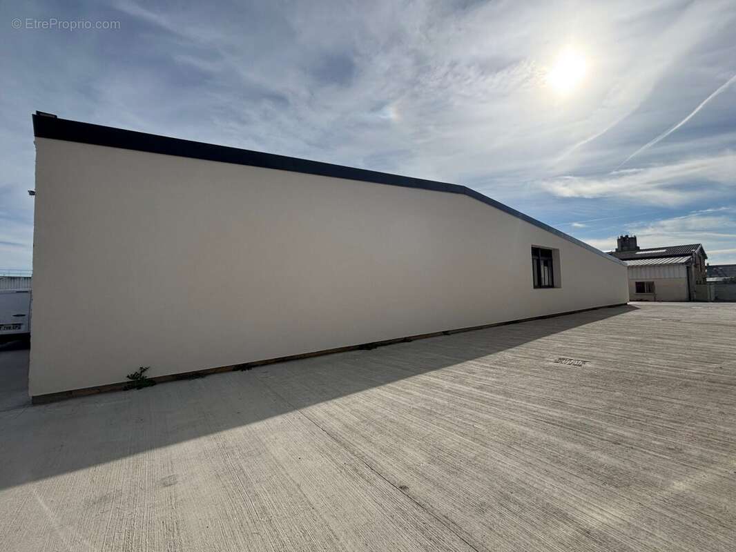 Commerce à MILLY-LA-FORET