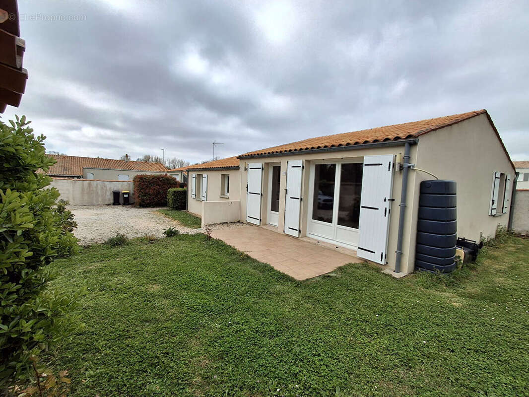 Maison à SALLES-SUR-MER