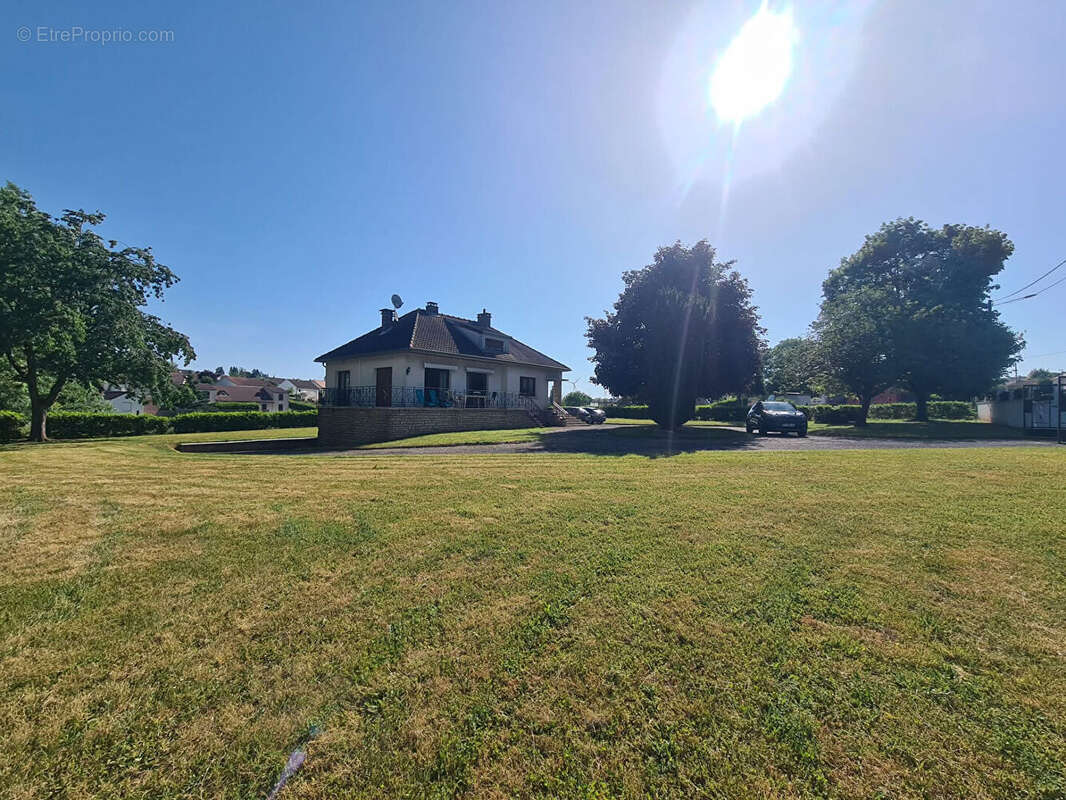 Maison à BIESLES