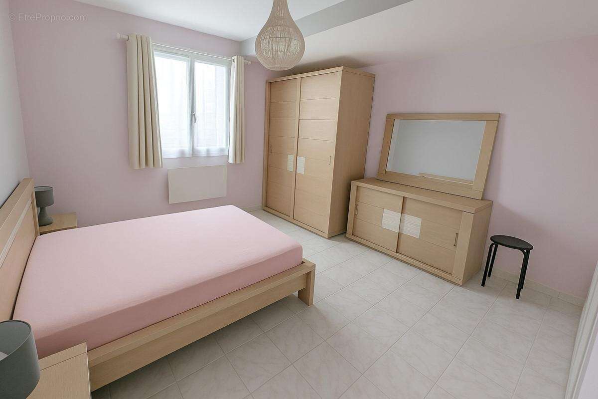 EYGUIÈRES (13)  Belle maison familiale de 165 m² avec piscine, 5 chambres, proche du centre village - photo 15