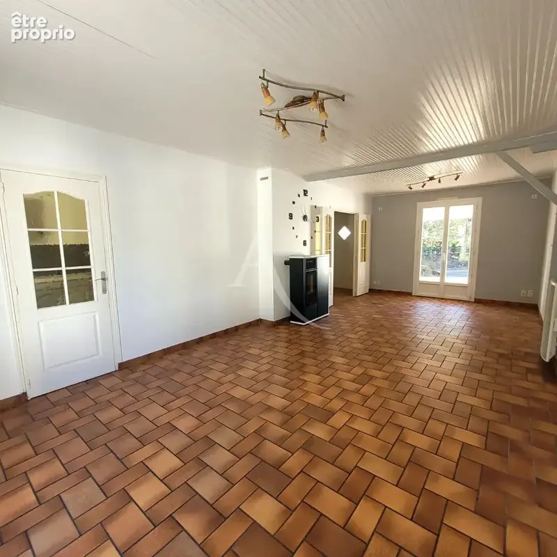 Maison  - Saint-Avaugourd-des-Landes - 93 m² avec sous-sol - photo 3