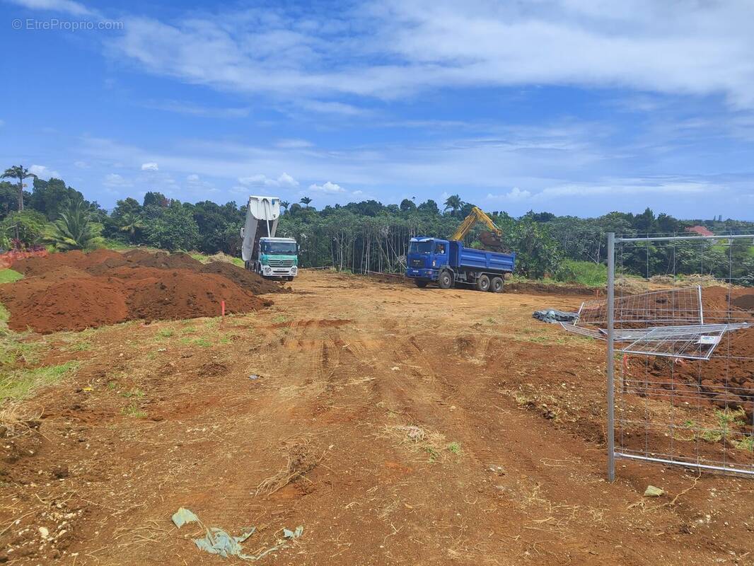 Terrain à PETIT-BOURG