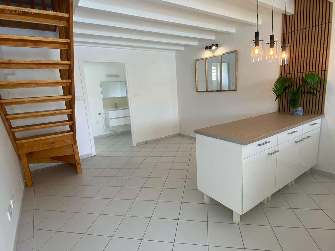 Appartement duplex entièrement rénové - photo 5