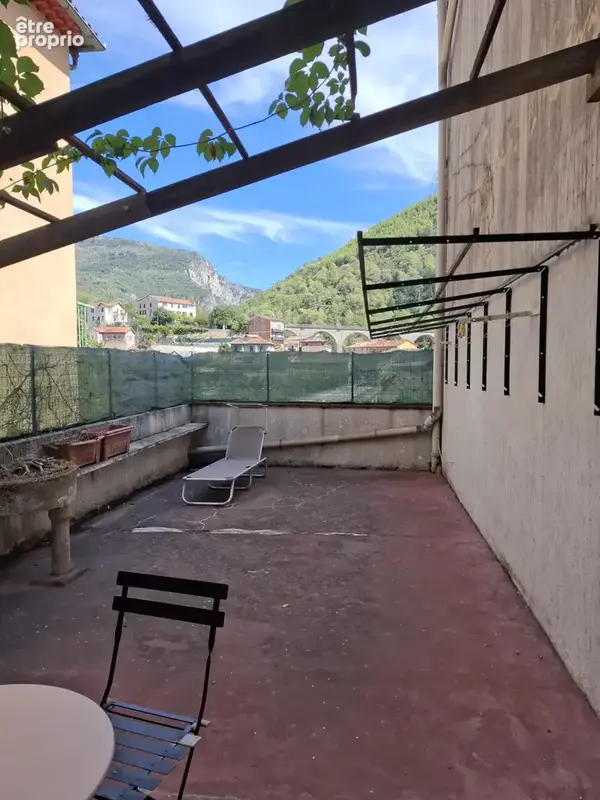 À L'Escarene 22 kilomètres de Nice, Un appartement confortable, authentique et moderne au cœur du village. - photo 5