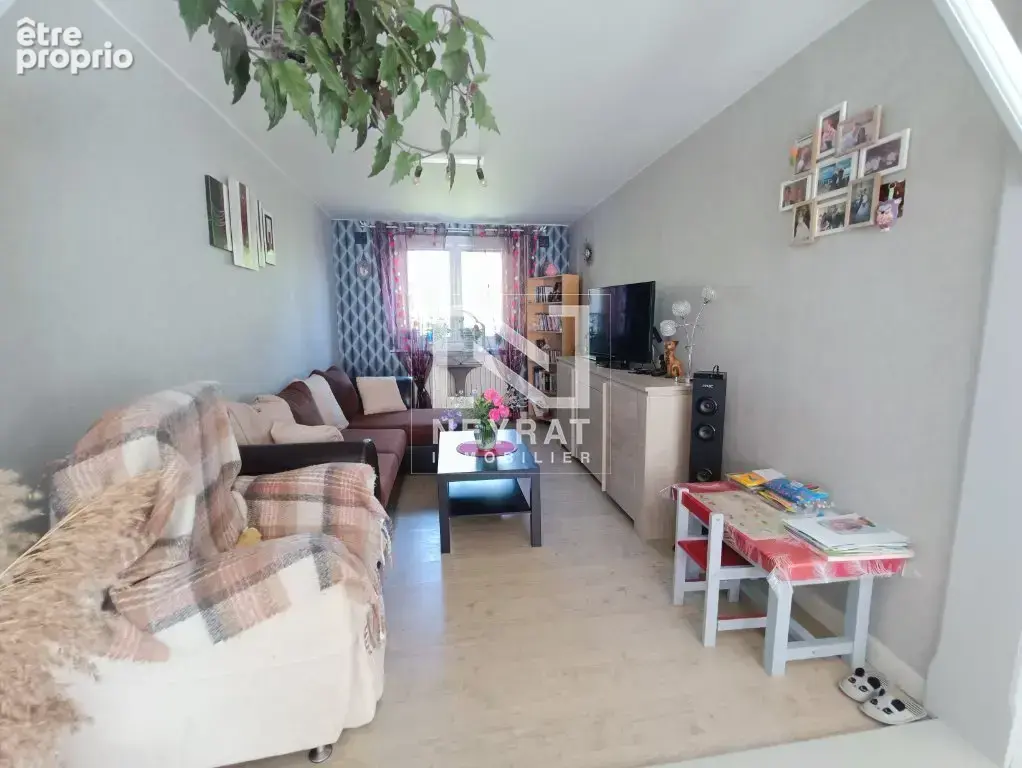 Maison de plein pied avec dépendances et jardin - photo 6