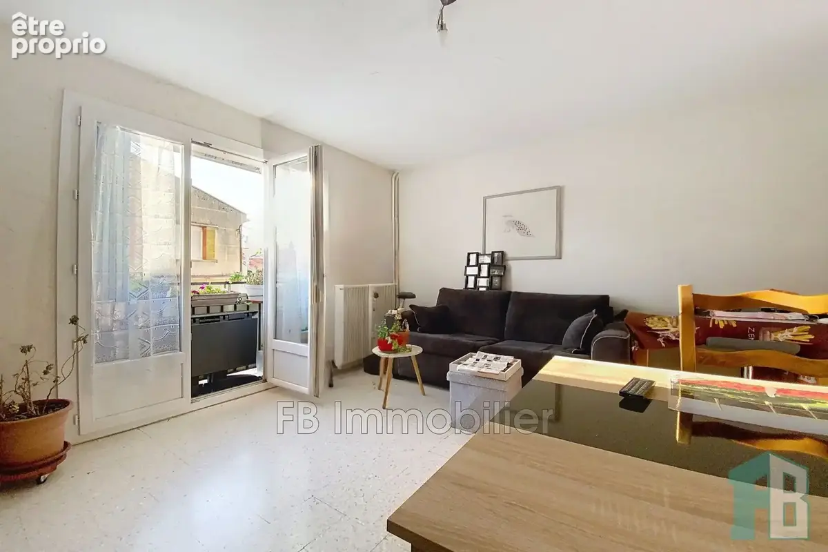 Appartement 2 pièces 50 m² à vendre à Salon-De-Provence (13300) - photo 2