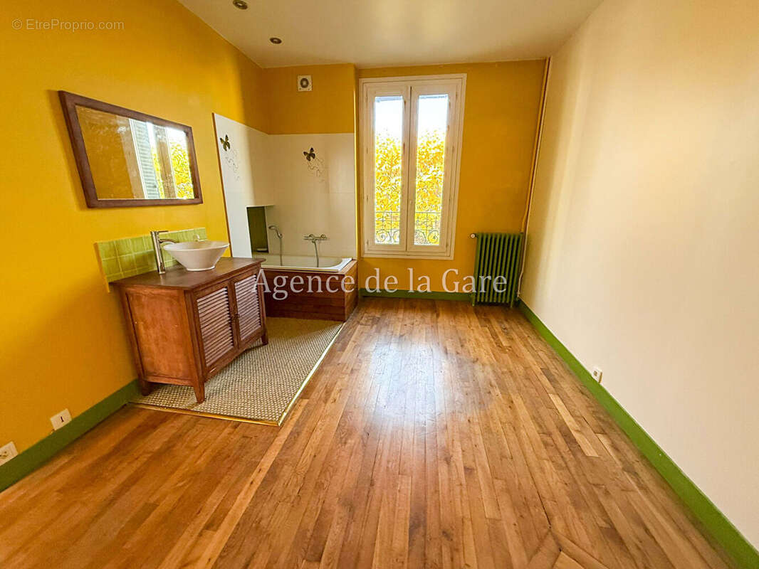 Maison à SARTROUVILLE