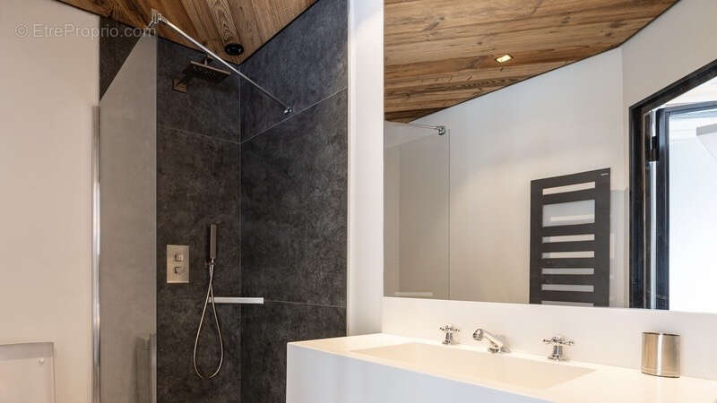 Appartement à LES CHAPELLES