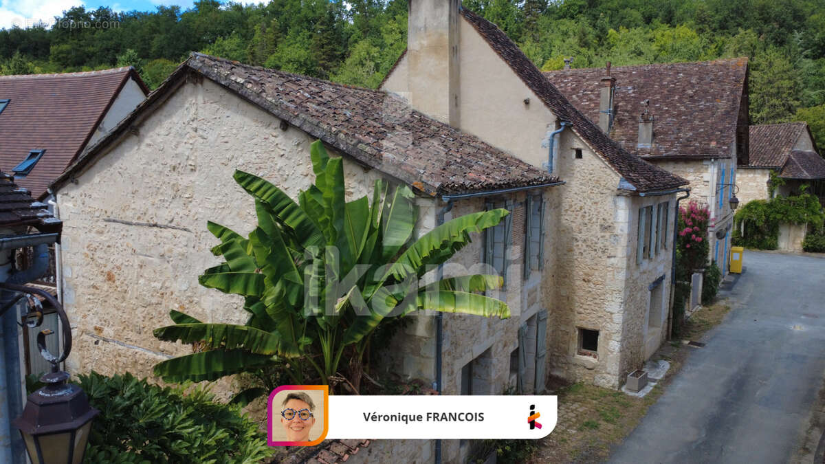 Maison à SAINT-GEORGES-DE-MONTCLARD