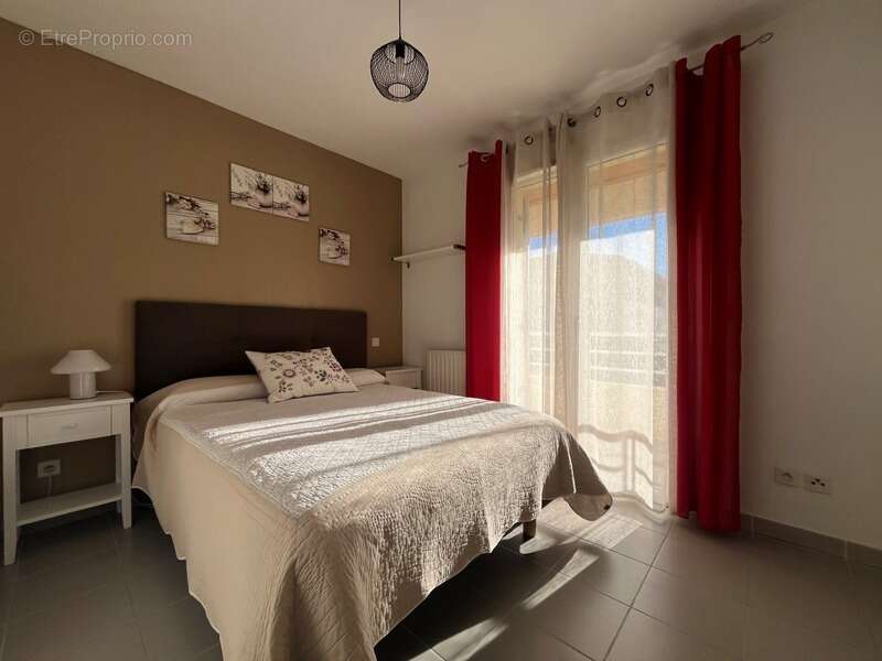 Maison à LA ROQUETTE-SUR-SIAGNE