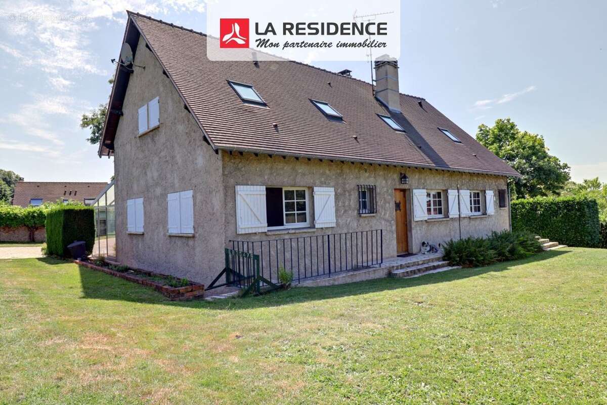 Maison à VILLIERS-SAINT-FREDERIC