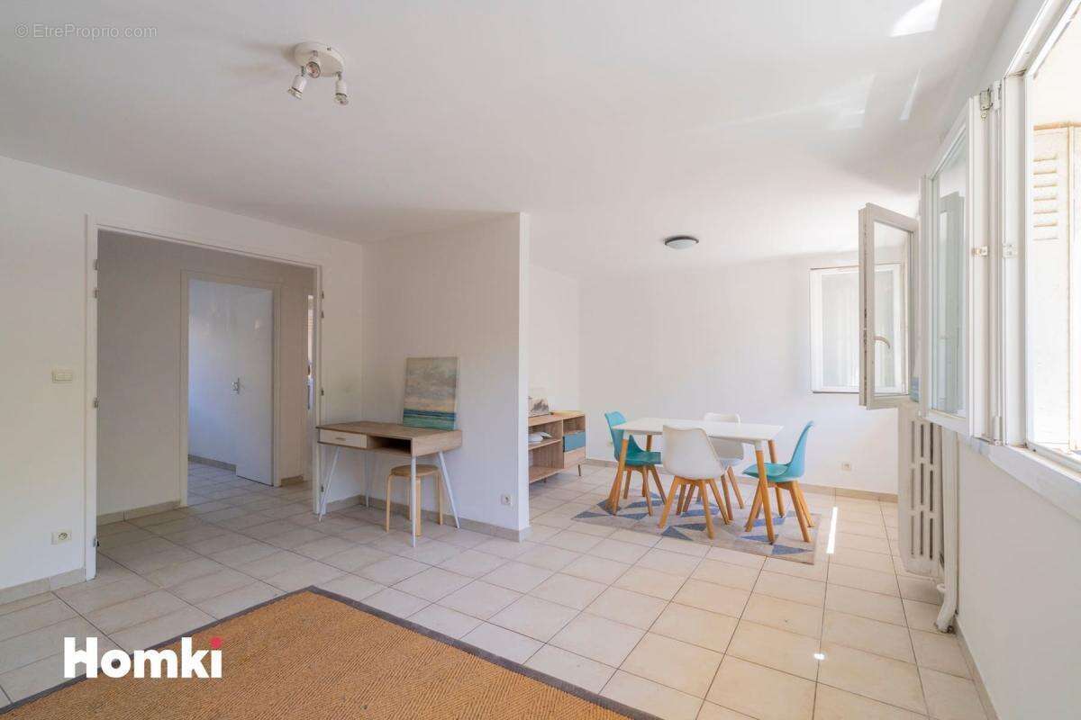 Appartement T4 de 58 m² à Marseille 13005, Rue Madon - photo 2