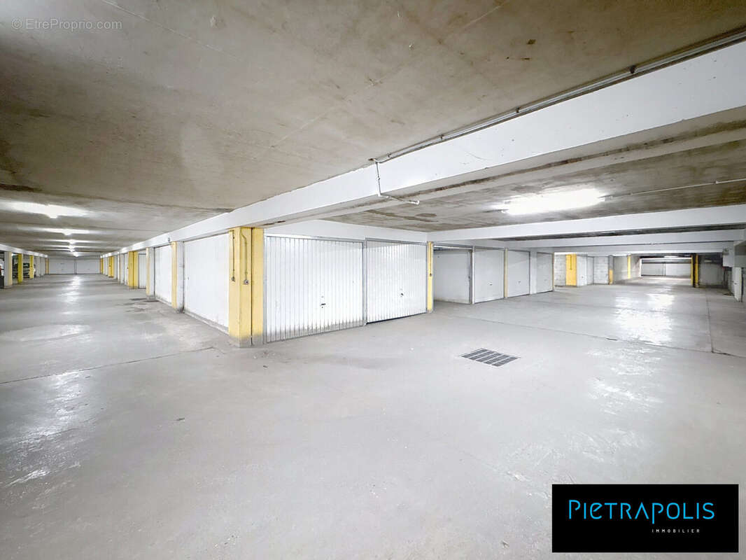 Parking 13 m² à Villeurbanne  - photo 2