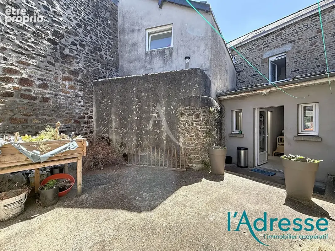 Maison de ville à vendre Ernée centre-ville 76 m², terrasse - photo 2