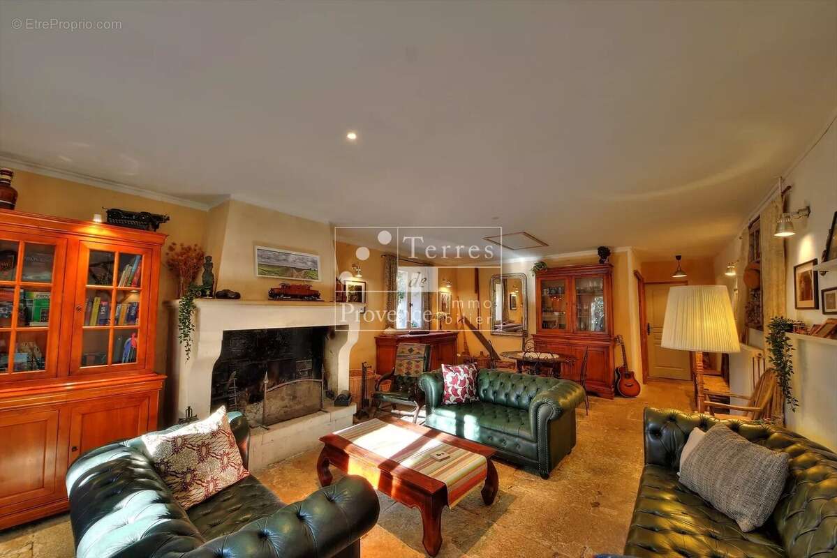 Maison à SAINT-LAURENT-DU-VERDON