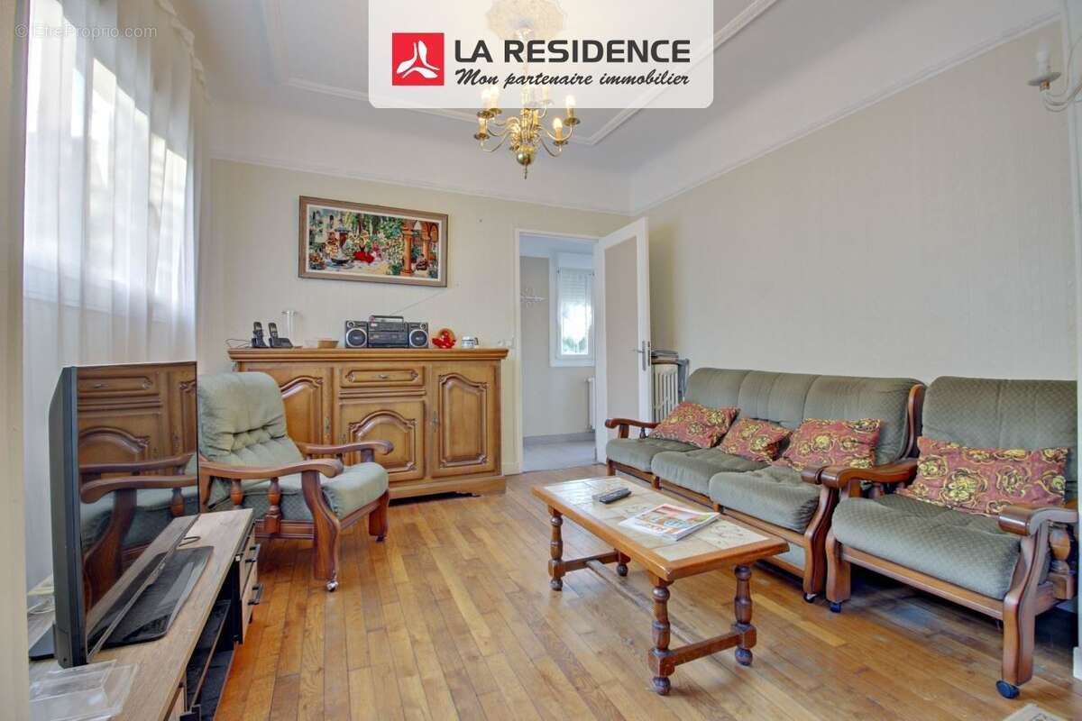 Maison à SARTROUVILLE