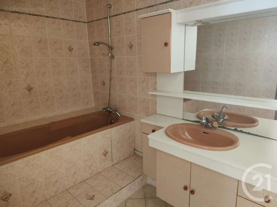 Maison 207 m² à Lormes  - photo 9