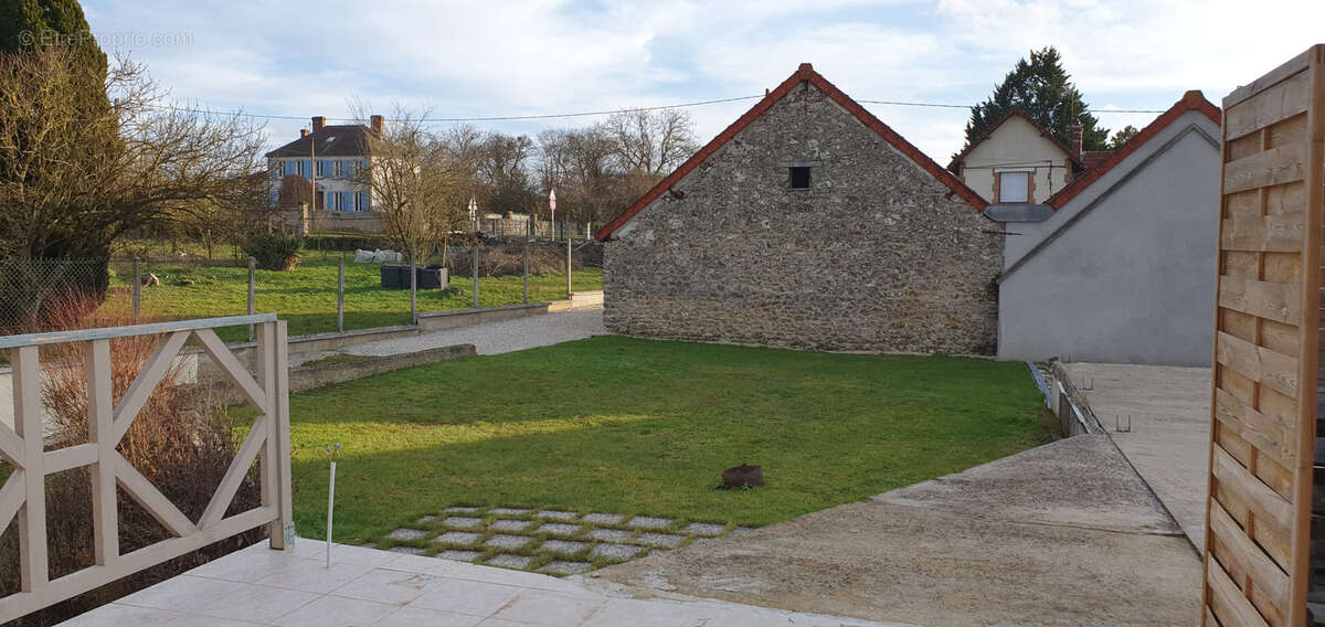 Maison à COULONGES-COHAN