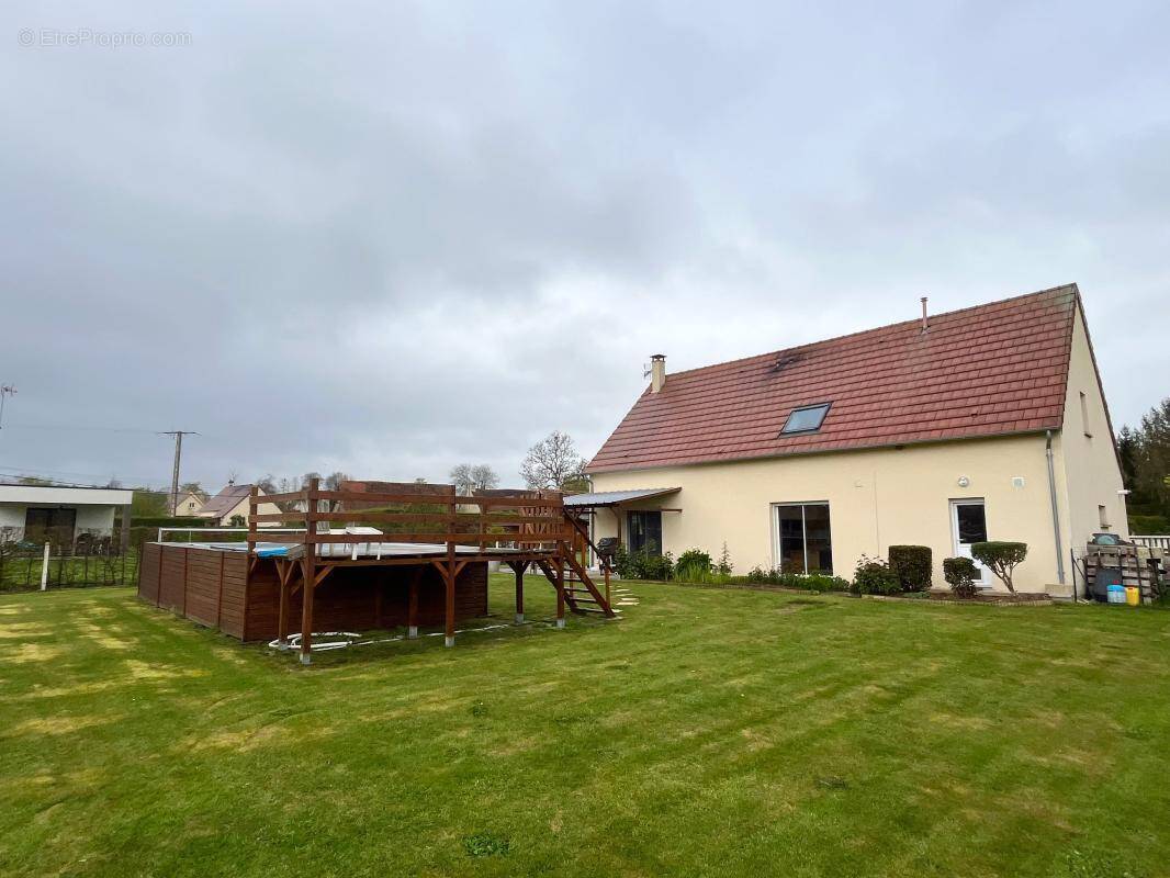 Maison à CLEVILLE