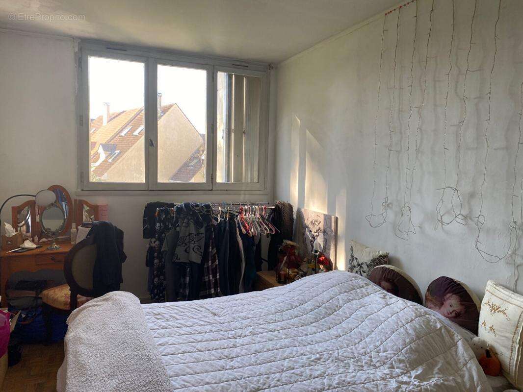 Appartement à FONTENAY-LE-FLEURY