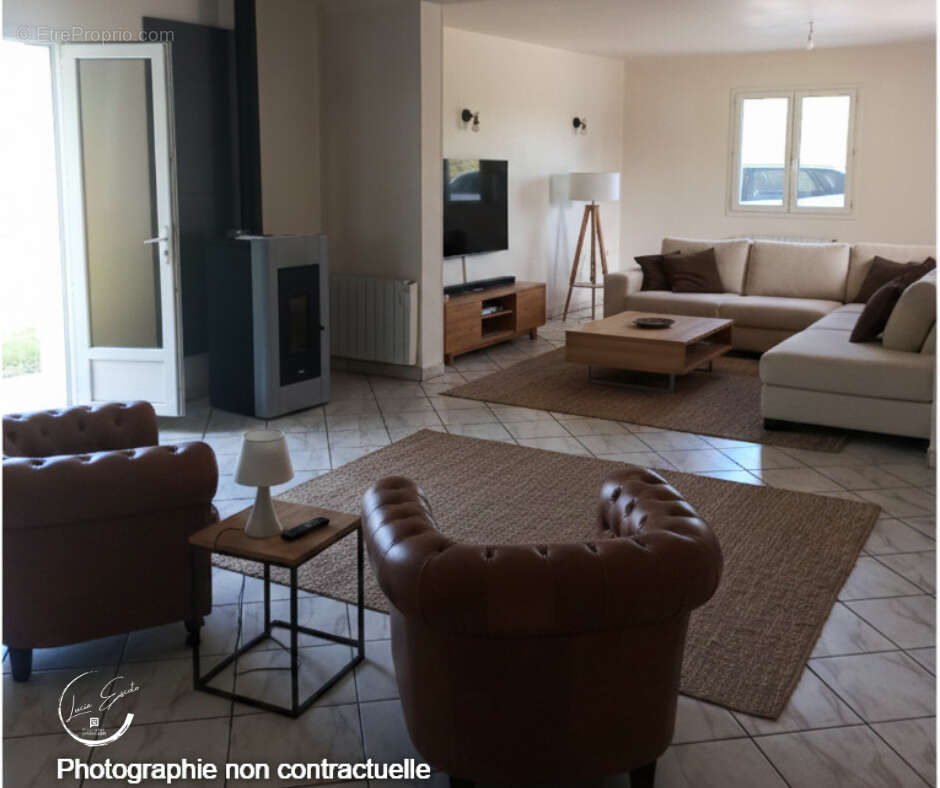 Maison à Feusines 4 pièce(s) 123 m2 - photo 2