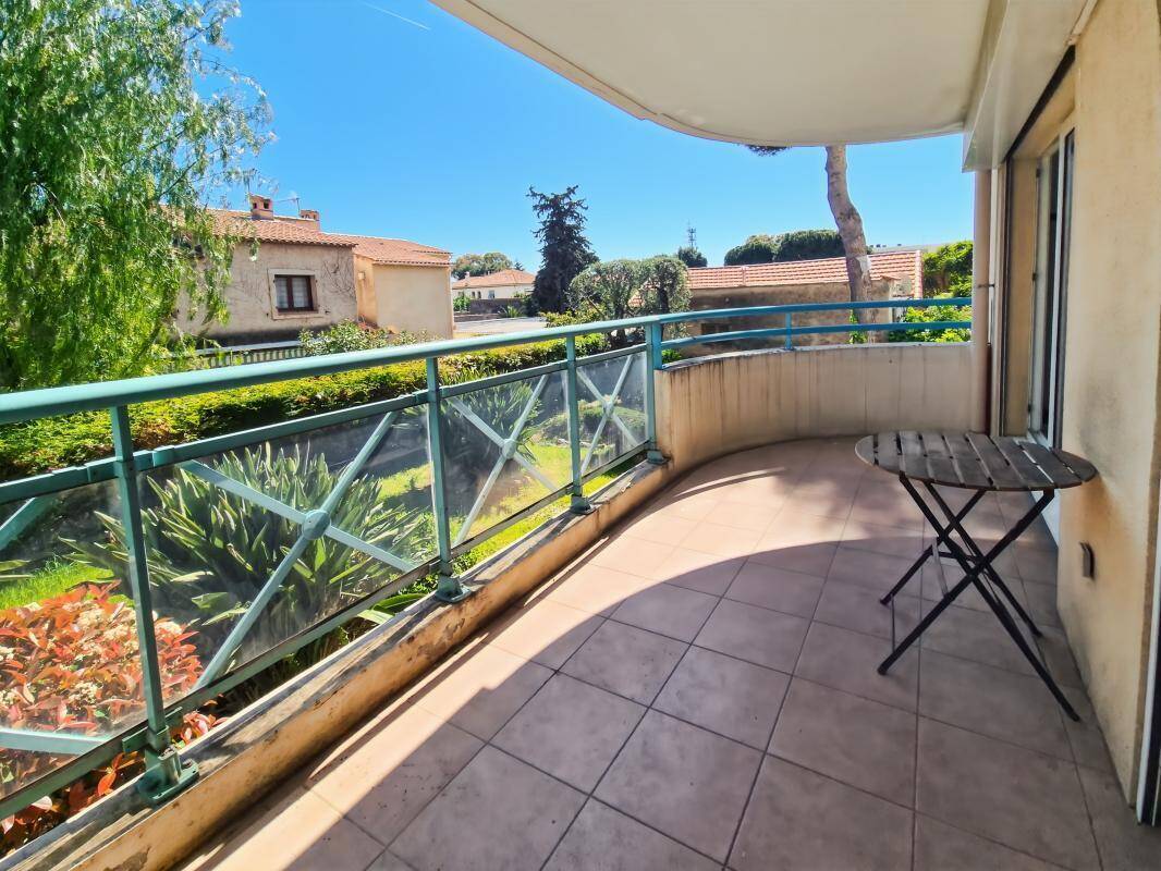 Appartement à SAINT-LAURENT-DU-VAR
