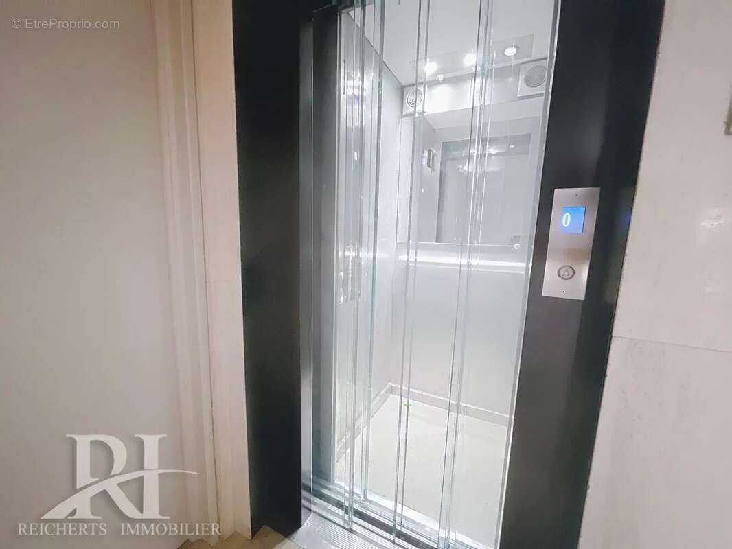 Cannes Palm Beach / Co-exclusivité / Très beau 2P rénové 40 m2 avec terrasse - photo 13