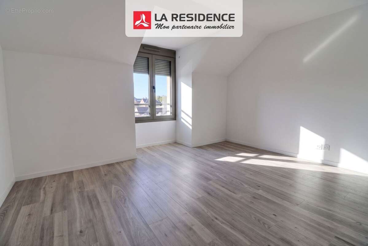 Maison 158 m² à Longnes  - photo 7