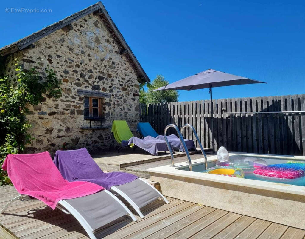 Maison à COUSSAC-BONNEVAL