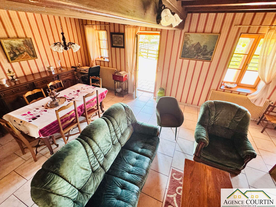 Maison à SAINT-MARTIN-DU-MONT