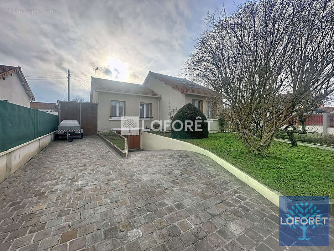 Maison à VIGNEUX-SUR-SEINE