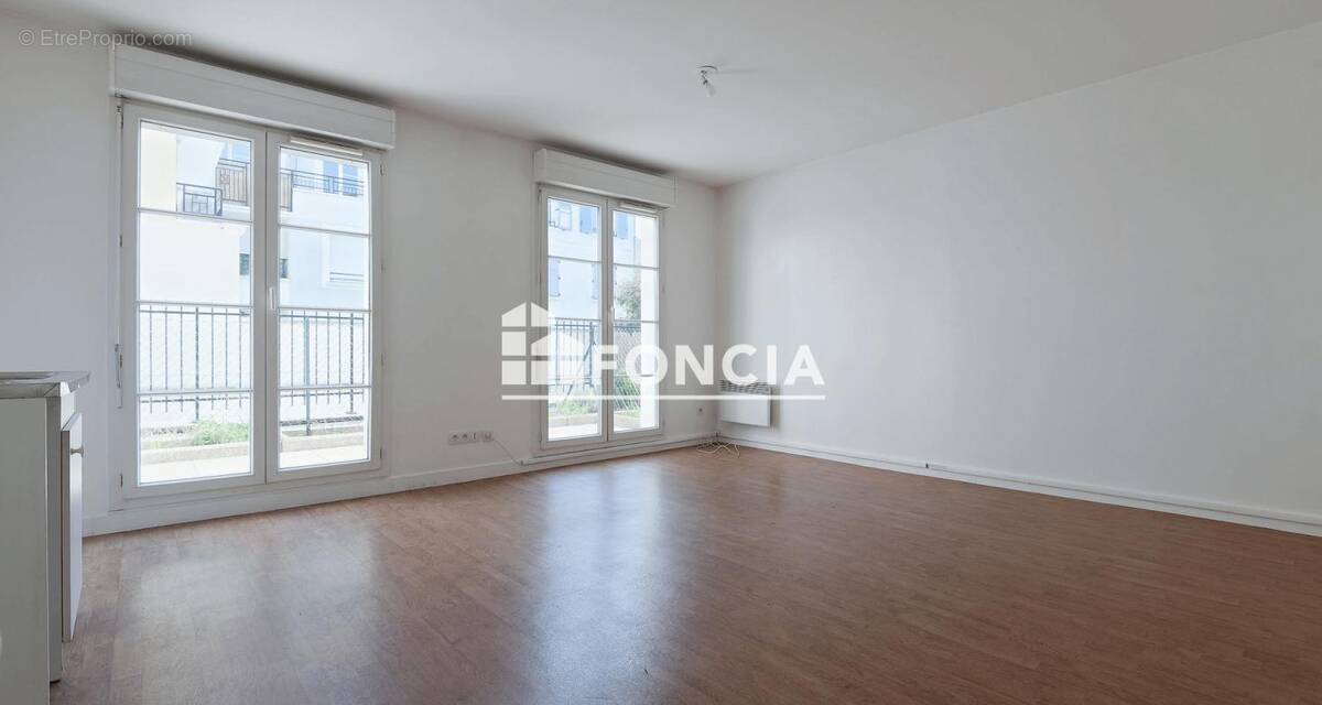 Appartement à CORBEIL-ESSONNES