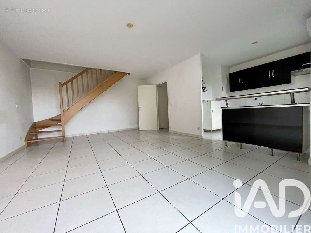 Photo 5 - Appartement à SAINT-GERMAIN-LES-CORBEIL