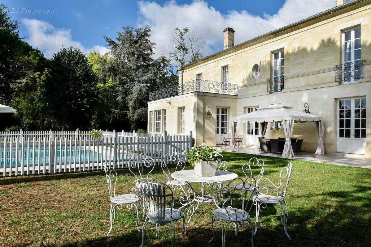 Maison à LATRESNE