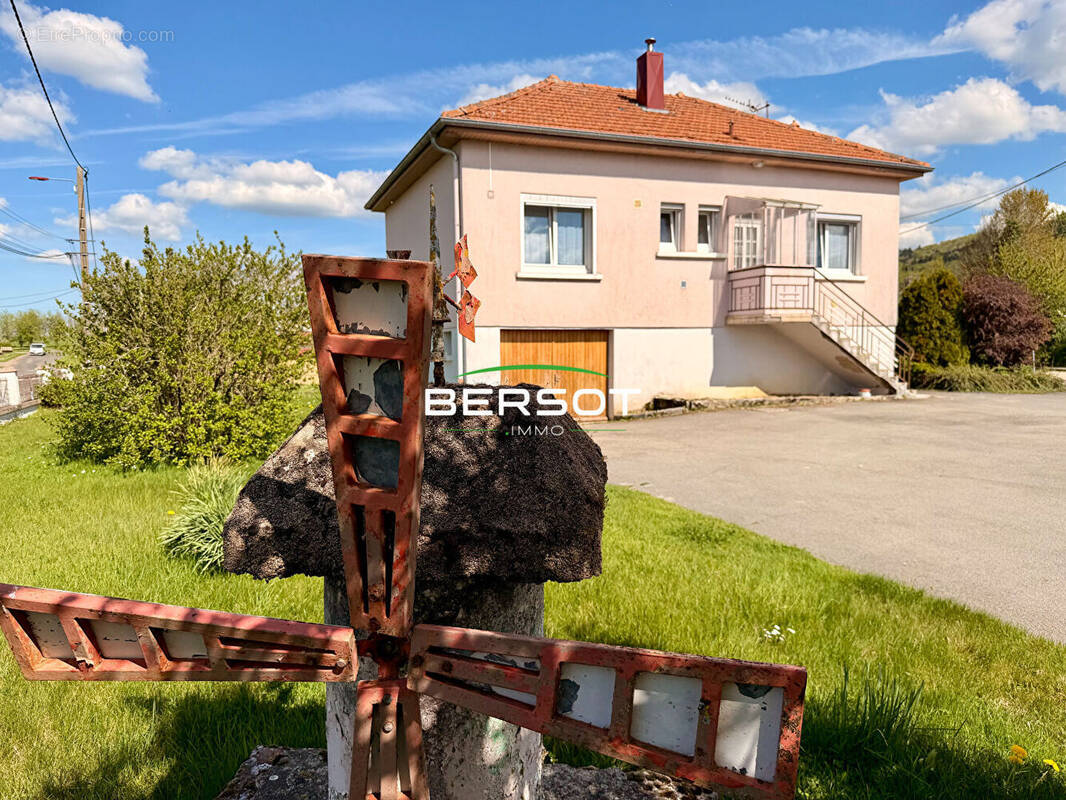 Maison à NAISEY-LES-GRANGES