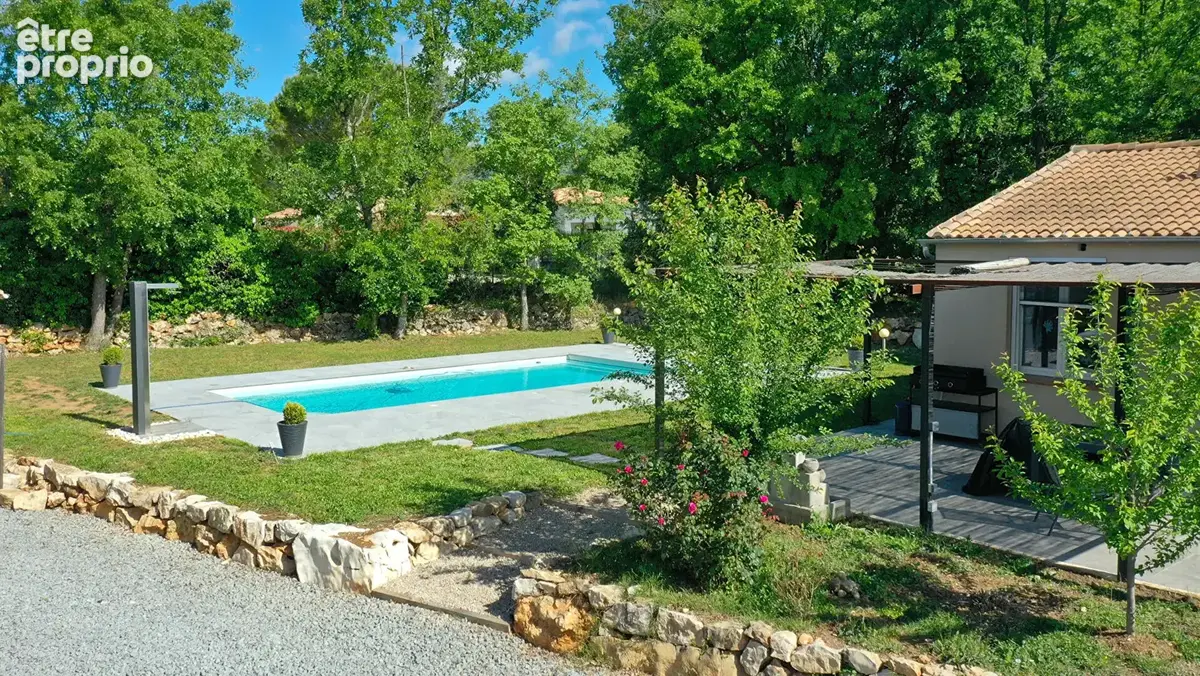Maison Saint Cezaire Sur Siagne de 120 m² avec un terrain de 1606 m² avec piscine - photo 3