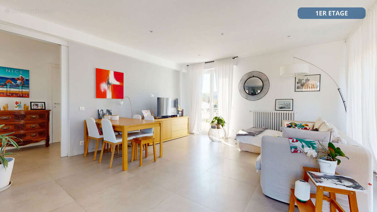 Villeneuve-Loubet, à deux pas du littoral, maison individuelle divisée en 2 beaux appartements - photo 8