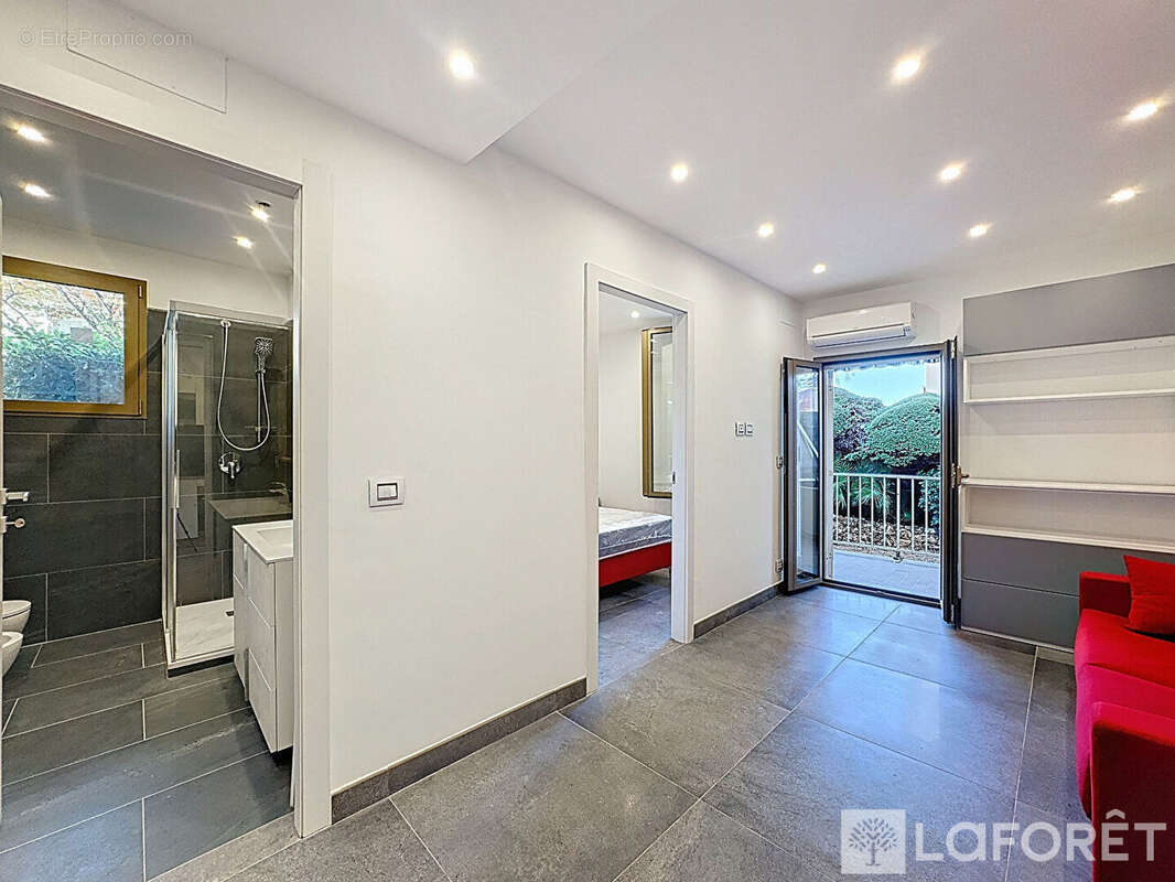 Appartement à ROQUEBRUNE-CAP-MARTIN