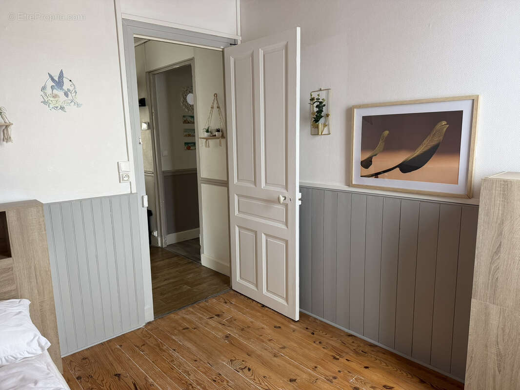 Maison 3 chambres avec cour et garages - photo 18