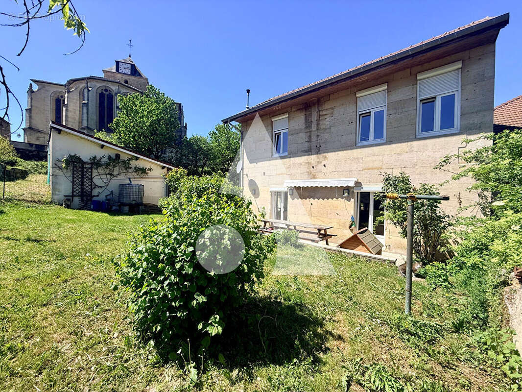 Maison à COMBLES-EN-BARROIS