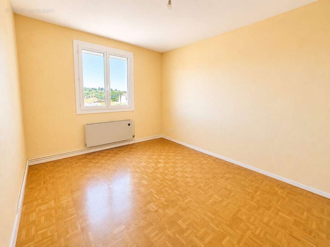 Appartement à BOURG-DE-PEAGE
