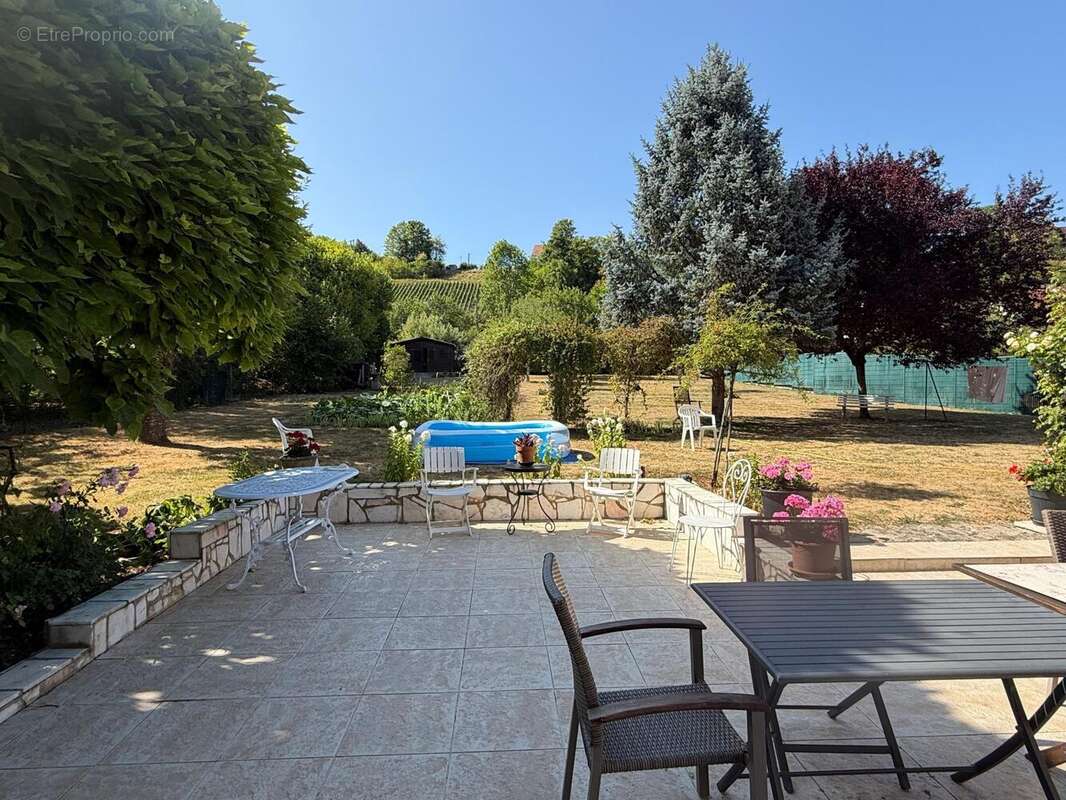 Maison 185 m² à Mont-Saint-Pere  - photo 2
